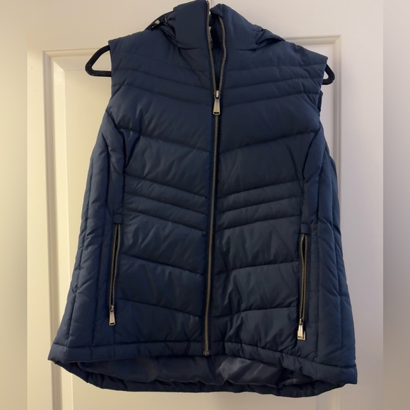 Michael Kors Puffer Vest - Picture 4 of 4